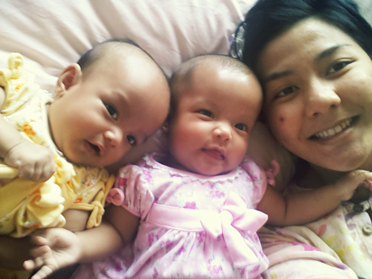 Raising Twin Girls Dewidyazhary
